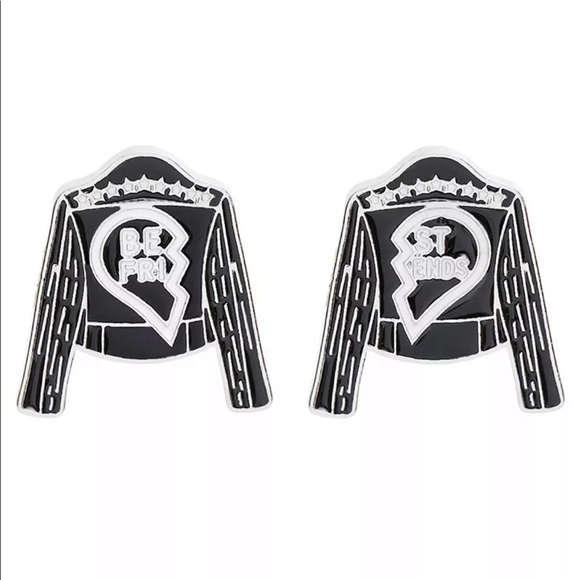 Accessories - 🆕 BEST FRIENDS ENAMEL PINS